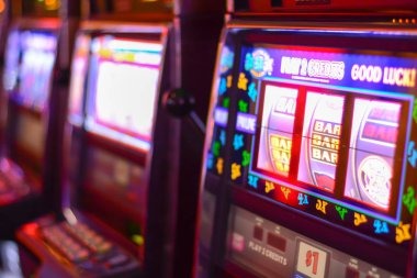 Roulette wheel and betting board on sule88 live-dealer table with player interface displayed
